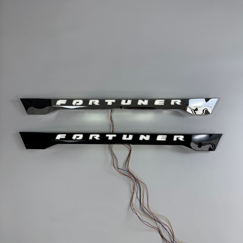 Toyota Fortuner 2012–2015 LED stražnja svjetla
