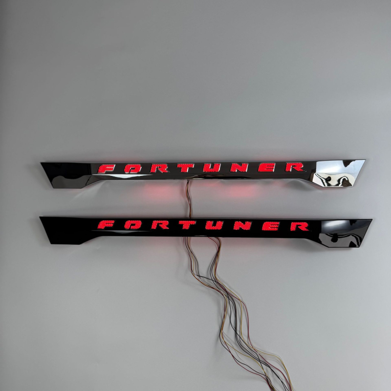 Toyota Fortuner 2012–2015 LED stražnja svjetla