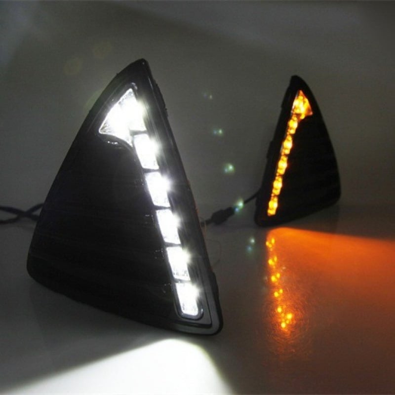 Ford Focus LED nappali menetvilágítás, 12V, 1A, 6000 lm, feszültségszabályozó doboz