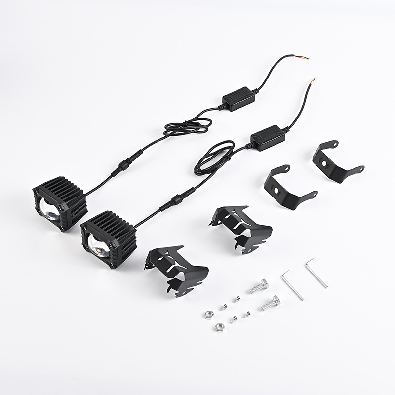 Motociklistički LED reflektor sa lećom – aluminijsko kućište, 30W, 9–80V, IP67, 3000lm