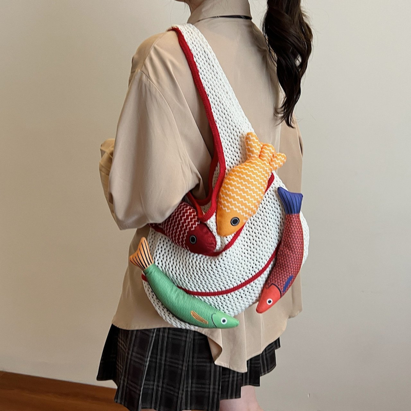 Láncos vállon átívelő tote táska pamut-lén anyagból, függőleges négyzet alak, cipzáros nyitás, poliészter bélés