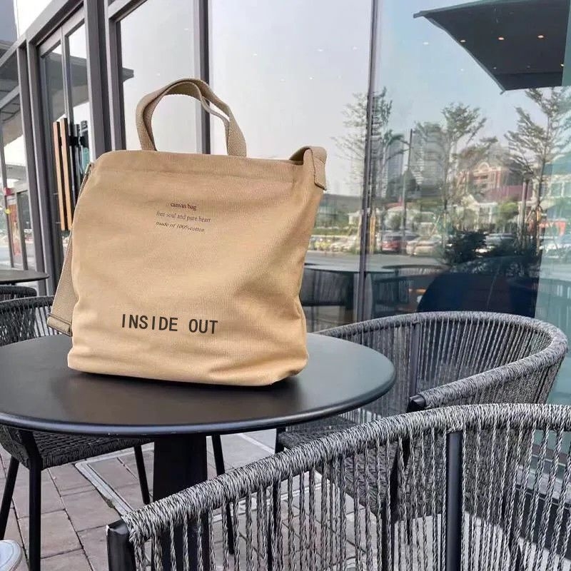 Кросбоди платнена чанта - унисекс стил, дишаща, принт с букви, подплата от платно