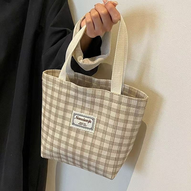 Кросбоди платнена чанта - унисекс стил, дишаща, принт с букви, подплата от платно