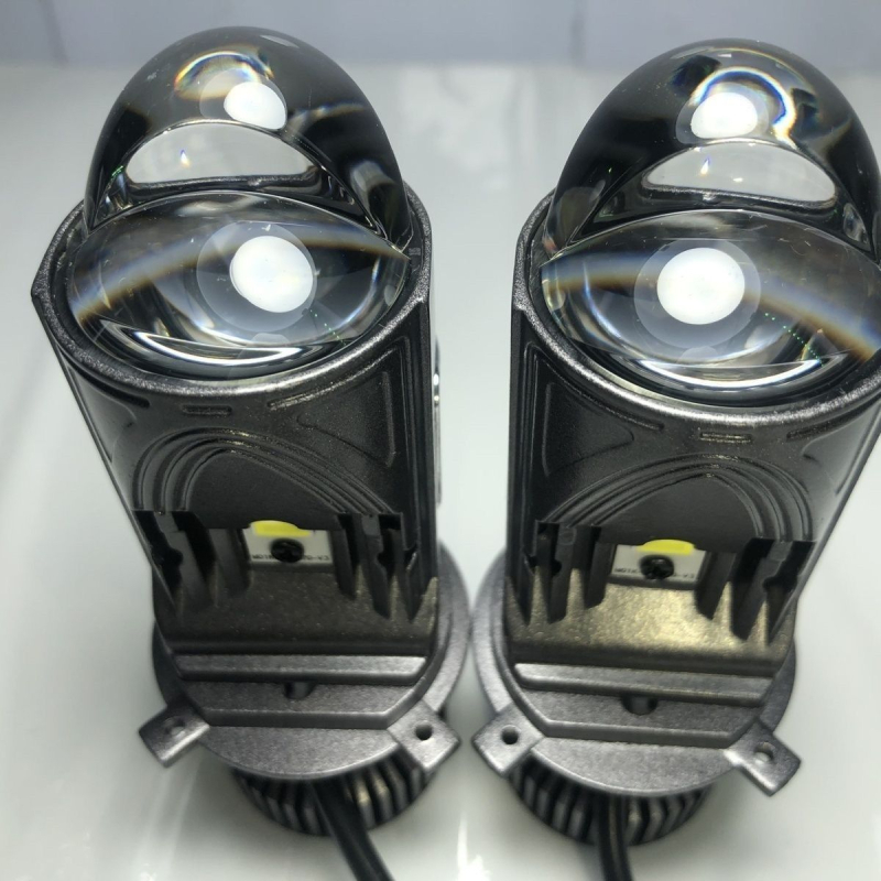 55W H4 autófényszóró lézeres mátrix lencsével, három fényforrással, integrált távoli és közel fény