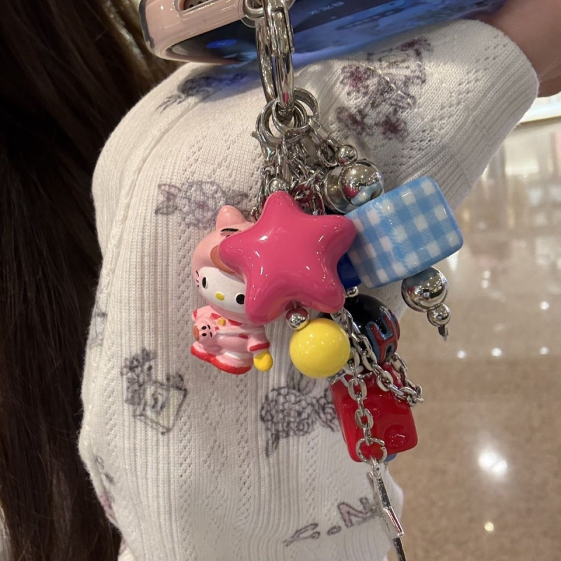 Traka za telefon Hello Kitty s lančićem od zvijezda (Hello Kitty motiv; lančić od zvijezda; ručno rađeno; PVC traka; prilagodljivo)