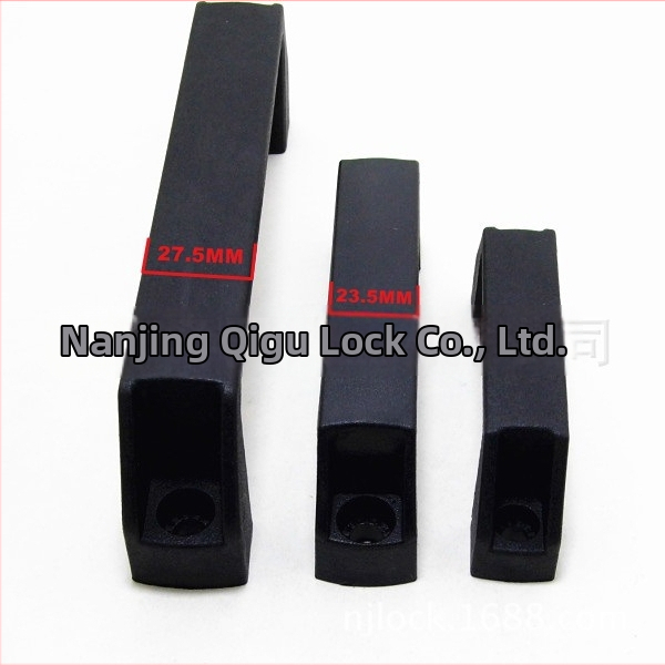 Qigu štvorhranná nylonová plastová rukoväť pre stroje - modely C90/C120/C180; Materiál: technická plastová; Určené pre elektromechanické zariadenia, elektrické skrine a stroje