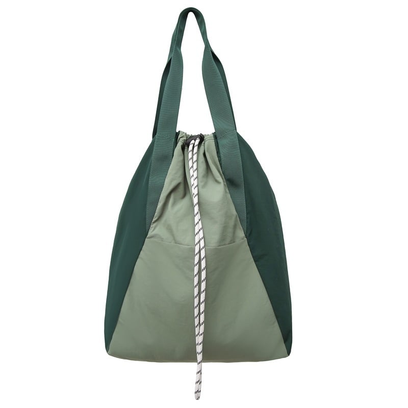 Unisex neilona mugursoma ar auklu aizvēršanu, laminēta iekšējā kabata ar rāvējslēdzēju un poliestera oderes