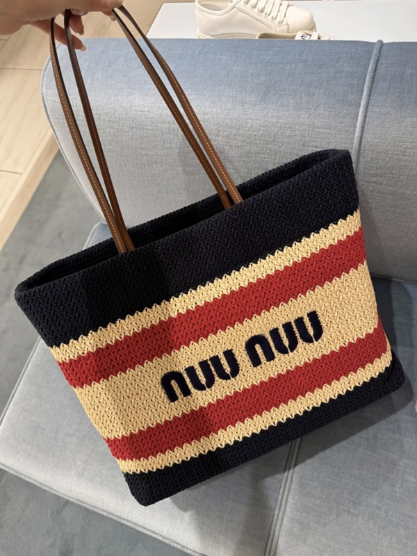 Utcai trend szalma tote táska, vödör alakú, mágneses zár, belső cipzáros zseb