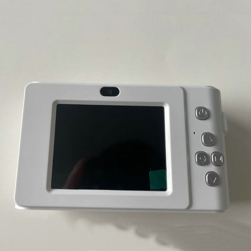 Študentská digitálna kamera s retro CCD, prenosná, pamäťová karta, rozlíšenie ≤1 MP, ABS telo, výdrž batérie 0–1 h, funkcie: fotografia, video, časovač, hra