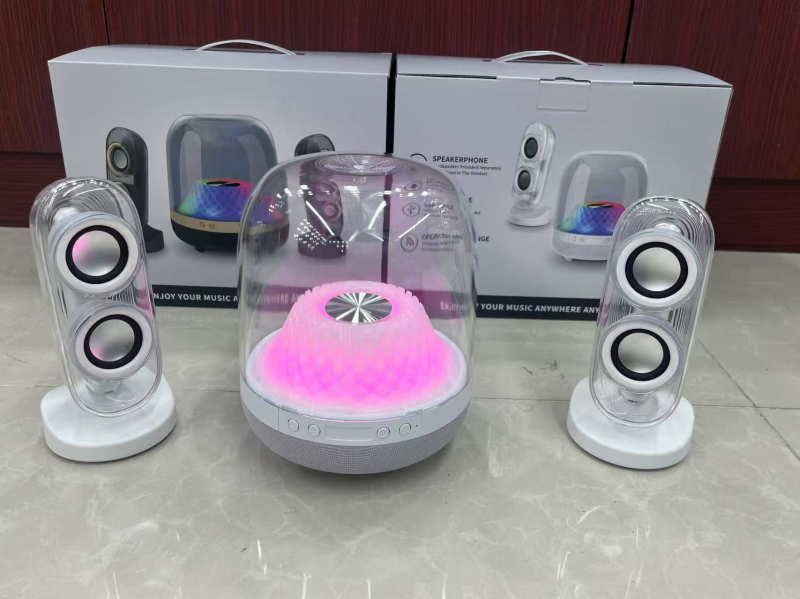 Bežični Bluetooth zvučnik s 5‑zvučnim sustavom, IPX5 vodootporan, Bluetooth 5.3, ugrađena baterija 4000–6000 mAh, nominalna snaga 40 W