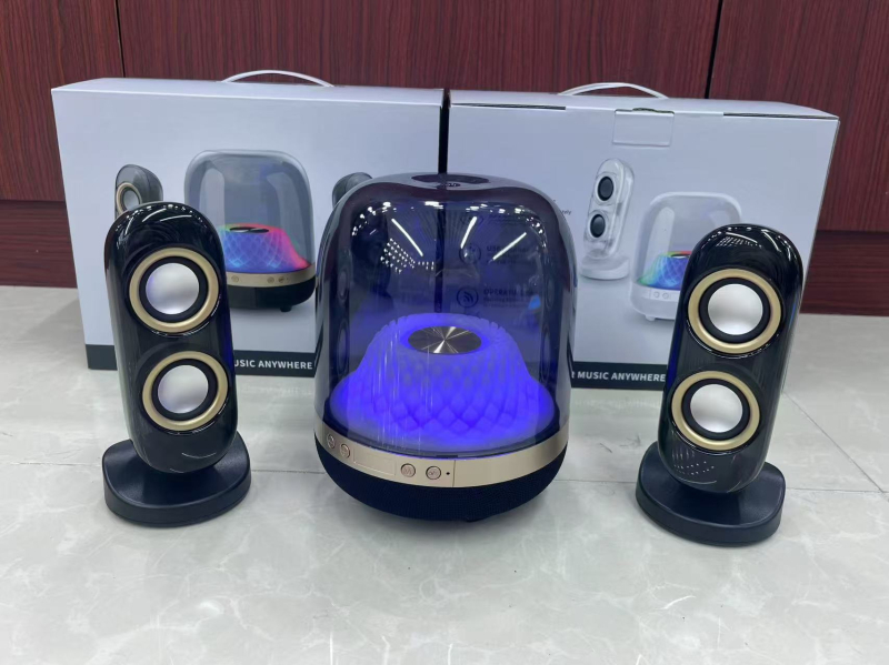 Bežični Bluetooth zvučnik s 5‑zvučnim sustavom, IPX5 vodootporan, Bluetooth 5.3, ugrađena baterija 4000–6000 mAh, nominalna snaga 40 W