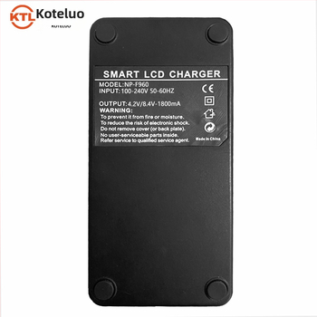 Fotoaparato įkroviklis F960, suderinamas su Canon, Sony, Samsung ir kitomis prekinėmis ženklais; Li-Po baterijų palaikymas; ABS korpusas; su indikatoriumi