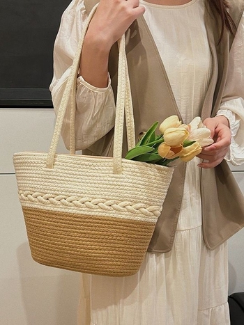 Pamutfonalból szőtt tote táska, városi minimalist stílus, vízszintes négyszögletes forma, nyitott felső rész, laminált cipzáras zseb, dupla vállpánt