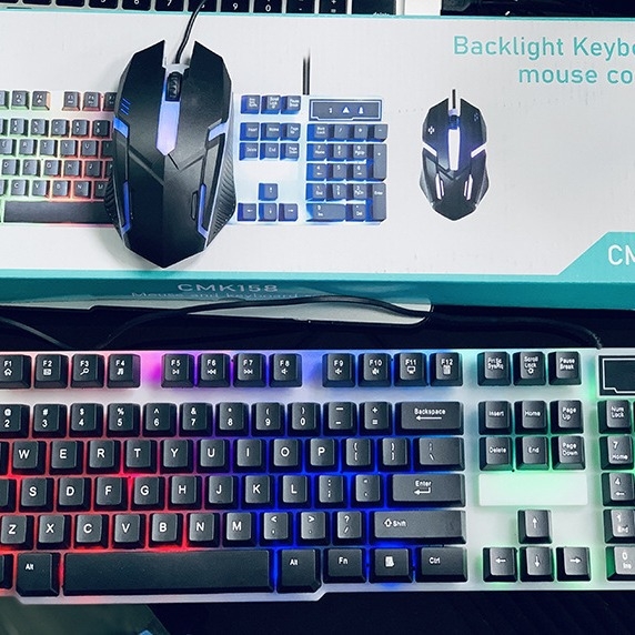 Set tastatură și mouse cu fir USB — 88–98 taste; switch-uri mecanice verzi; corp ABS; fără iluminare.