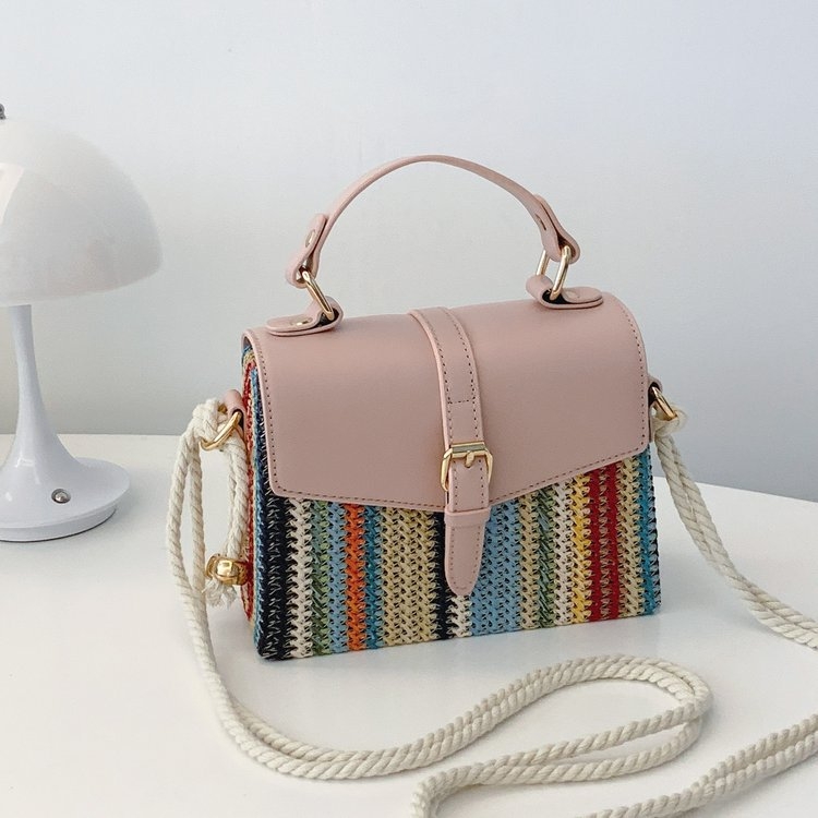 Torba od slame u korejskom stilu, horizontalni kvadratni oblik, tvrda, s jednom naramenicom, proljeće 2025