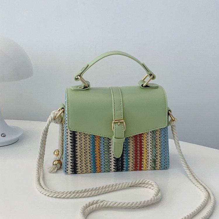 Torba od slame u korejskom stilu, horizontalni kvadratni oblik, tvrda, s jednom naramenicom, proljeće 2025