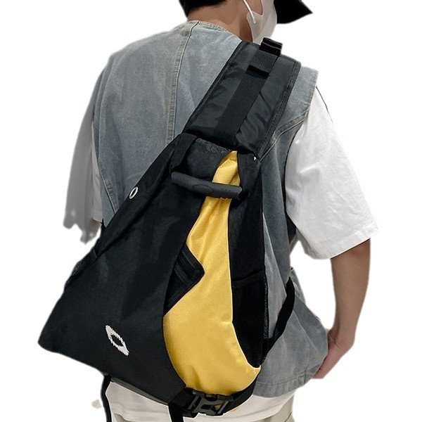 Uniszex kültéri crossbody táska, Oxford anyag, kapacitás 20–35 L, kompatibil 14 hüvelykes laptophoz