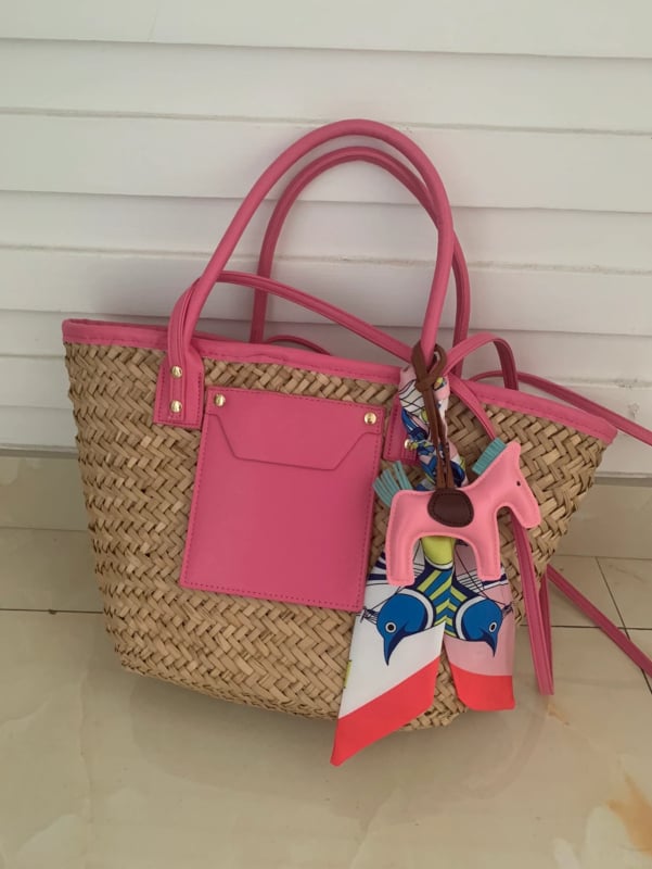 Плажна Tote чанта, памучно-ленен материал, хоризонтално правоъгълна форма, цип за затваряне, джоб за лаптоп, три презрамки