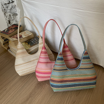 Ženska torbica u obliku kanta, sofisticiran stil za zrelu ženu, zatvaranje na zip, podstava od poliestera, proljeće 2025 izlazak