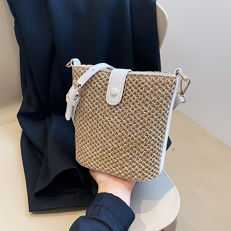 Bucket táska keresztpánttal, pamut és len anyagból, városi minimalist stílus, bélés műbőr, zárás zipzárral