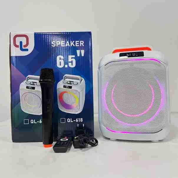 Bežični karaoke mikrofon s Bluetooth zvučnikom – Dva zvučnika, 40 W, domet 10 m, ugrađena baterija 2000–4000mAh, USB/SD/3,5 mm i Bluetooth, utor za karticu