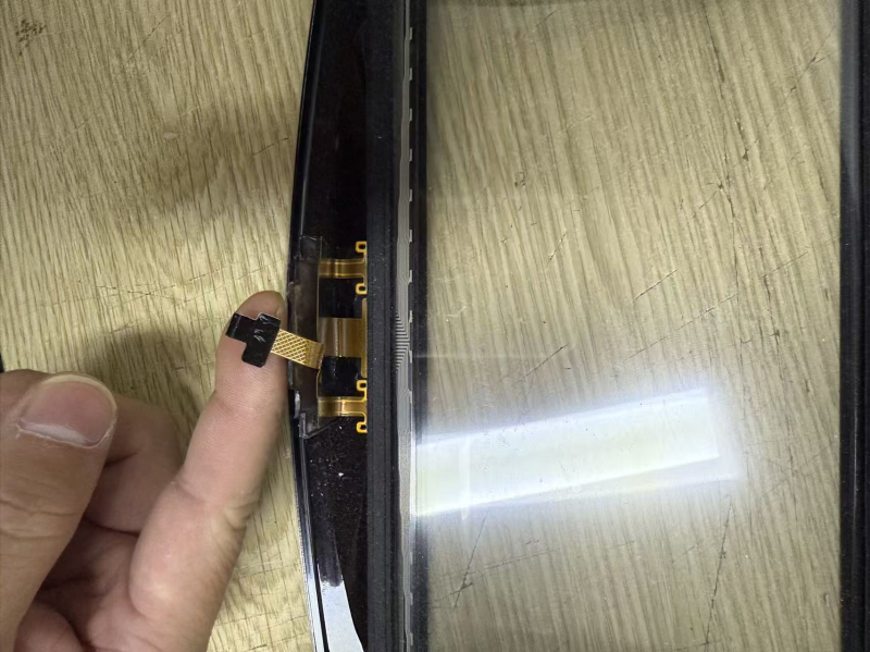 Cadillac CUE számára járműre szerelt LCD-monitor — kapacitív érintőképernyő, 1280x720 felbontás, modell CUE, kompatibilis XTS, ATS, SRX, CTS, anyag PC+üveg