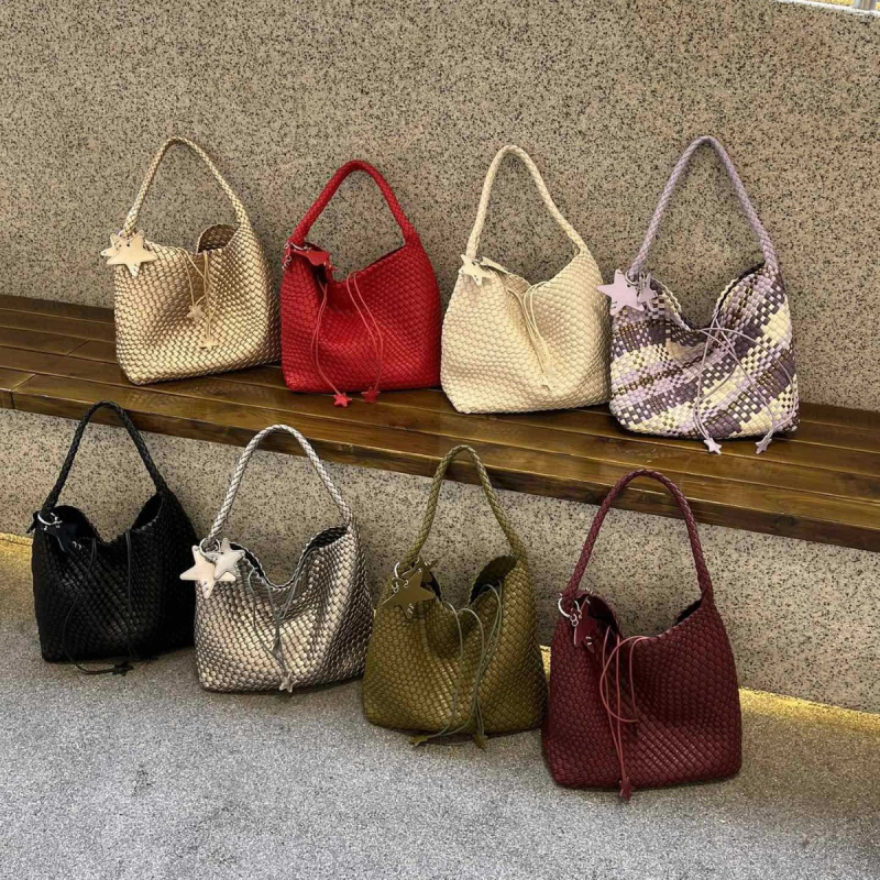 THE Szalma Tote Táska — Kézzel készített, Szőtt, Nagy kapacitású, PU bélés, Laminált cipzáras zseb, Vízszintes Négyzetes Forma, Egy vállpánt