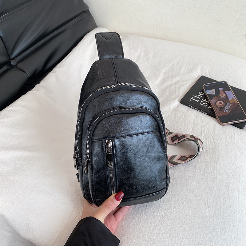 Geantă de piept pentru femei — Simplitate urbană, PU, Fermoar, Compartiment pentru documente, Iarna 2025