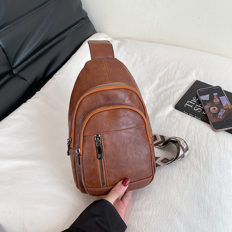 Geantă de piept pentru femei — Simplitate urbană, PU, Fermoar, Compartiment pentru documente, Iarna 2025