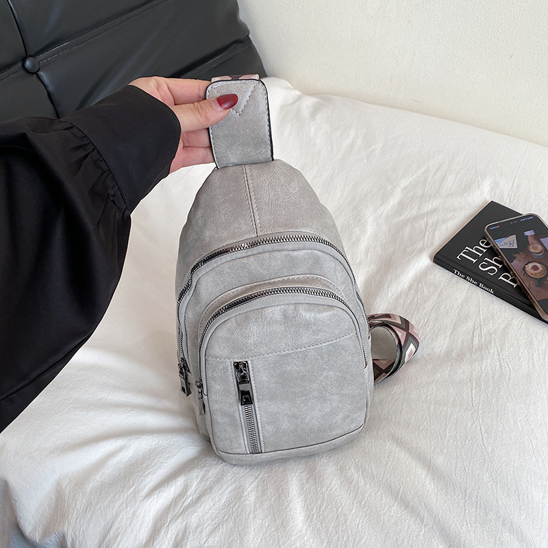 Geantă de piept pentru femei — Simplitate urbană, PU, Fermoar, Compartiment pentru documente, Iarna 2025