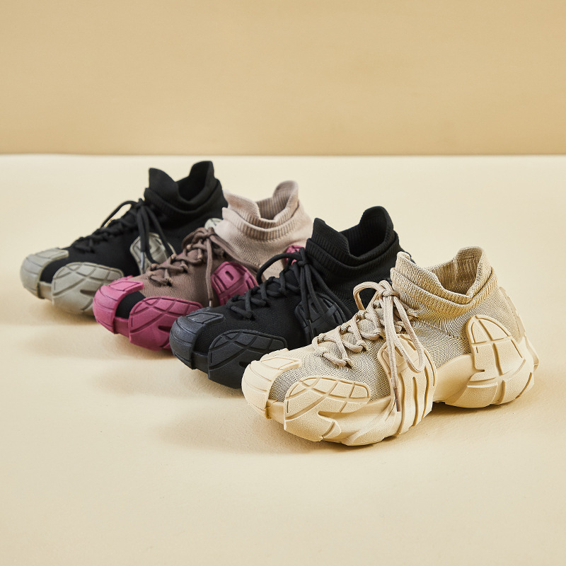 Ženske tenisice Flyknit, visok gornji dio, gumena potplata, prednje vezivanje, visina pete 3–5 cm, svakodnevna upotreba