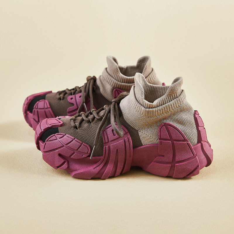 Ženske tenisice Flyknit, visok gornji dio, gumena potplata, prednje vezivanje, visina pete 3–5 cm, svakodnevna upotreba