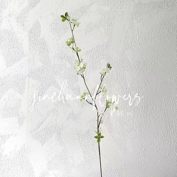 Τεχνημένα μεταξωτά άνθη σε κλαδάκι ιτιάς — διακόσμηση γάμου, φωτογράφηση και οικιακή διακόσμηση