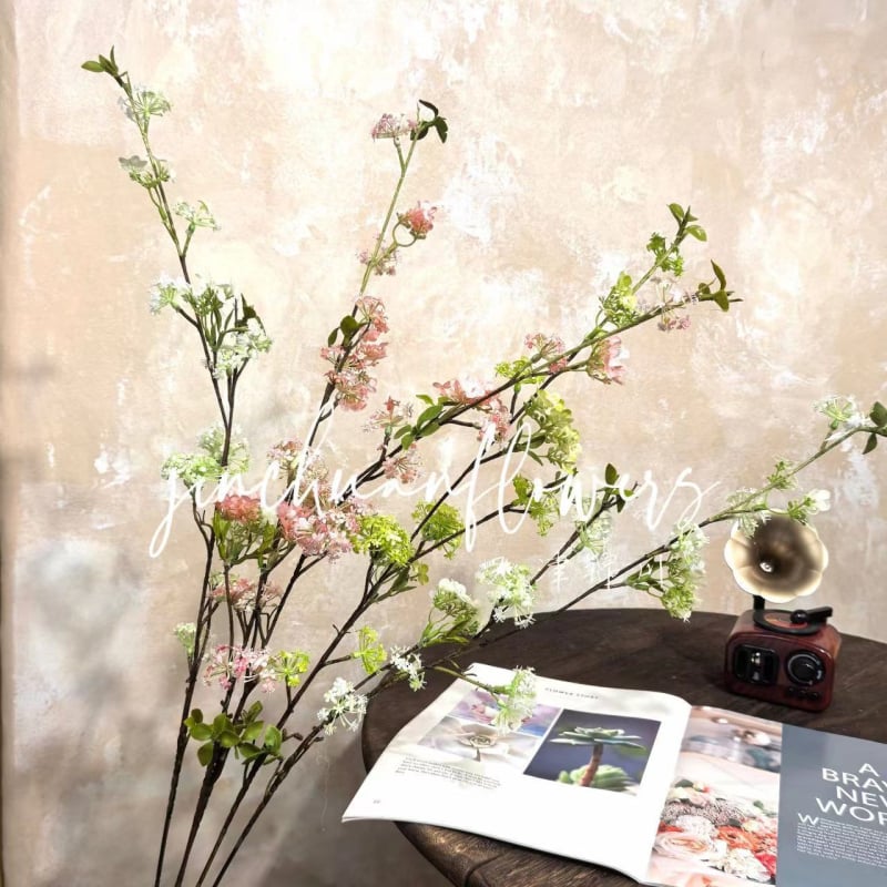 Τεχνημένα μεταξωτά άνθη σε κλαδάκι ιτιάς — διακόσμηση γάμου, φωτογράφηση και οικιακή διακόσμηση