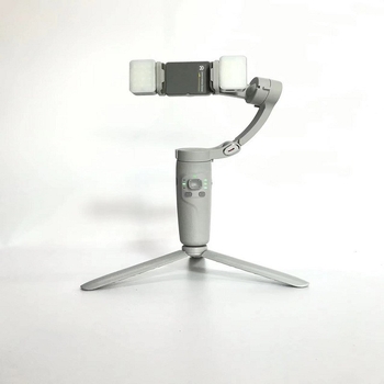 Stabilizator gimbal pentru telefon cu lumină de fill magnetic pentru live streaming și filmare, orientare verticală, putere <10W, tensiune 3,7V, trei temperaturi ale culorii