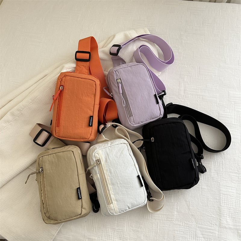 Ženska crossbody torba u urbanom jednostavnom stilu — kompaktan dizajn; materijal: specijalni materijal; otvaranje: zatvarač; unutarnja pretinica za mobitel; vanjski tip torbe: trodimenzionalna torba; sezona: ljeto 2025
