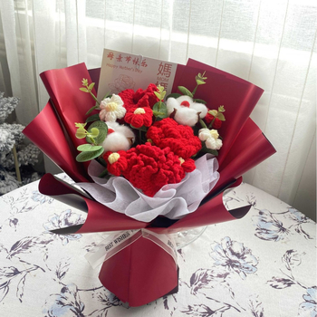 Pletena buket karanfila i vječnih cvjetova – ručno izrađeni dar za Majčin dan