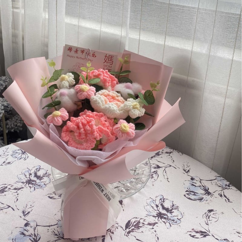 Pletena buket karanfila i vječnih cvjetova – ručno izrađeni dar za Majčin dan