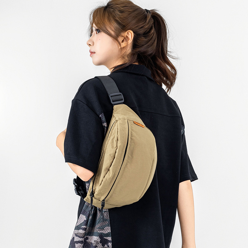 Studentska crossbody torba, urban minimalistički stil, Oxford tkanina, poliester podstava, velika kapaciteta, unutarnji džep za telefon i laminirani džep sa zatvaračem