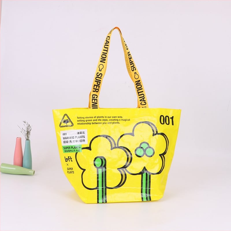 Rokas darināta soma ar logotipa druku un laminētu PP, bieza kuģa formas plastmasas soma ar čūsku ādas tekstūru uzglabāšanai un apģērbu iepakojumam, pielāgojama biezums