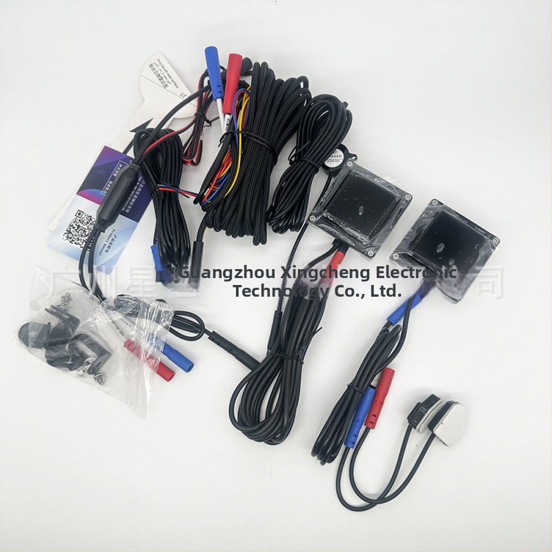 Car View A3S Slēpto zonu monitoringa sistēma ar 2.4GHz mikroviļņu radarām un LED brīdinājumu, darbības diapazons 8–12 m, 12V barošana, 2 sensori