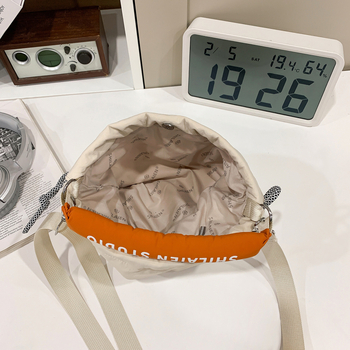 Torba za kamere za mirrorless i DSLR – vanjski dio od najlona, podstava od poliestera, velika zapremina, zakrivljeni ramenski pojas, unisex