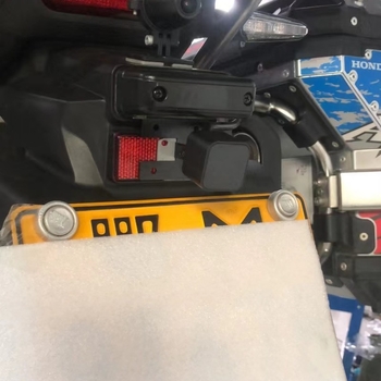 Zero Row MT-05 Motocikla aklo zonu monitors — 77 GHz mmWave radars, detekcijas diapazons 50 m, 12V barošana, skaņas atpakaļgaitas radars