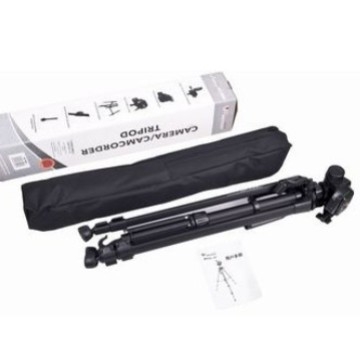 Weifeng WT3520 Ľahký hliníkový tripod pre digitálne a bez zrkadlovky kamery, 3 sekcie, nosnosť 3 kg, výška 1400 mm, 3D pan-tilt hlava