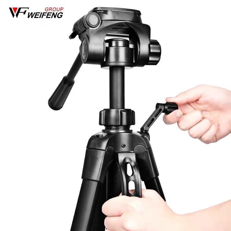 Weifeng WT3520 Ľahký hliníkový tripod pre digitálne a bez zrkadlovky kamery, 3 sekcie, nosnosť 3 kg, výška 1400 mm, 3D pan-tilt hlava
