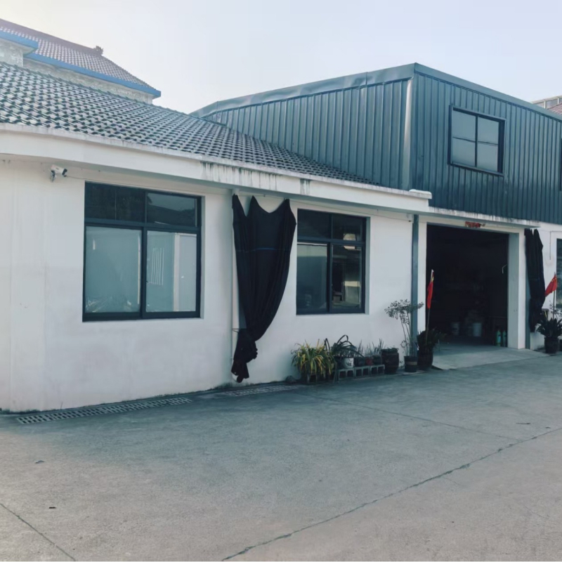 Projektor gimbal od aluminijske legure s mehanizmom zaključavanja, vertikalno 360°, horizontalno 90°, navoj 1/4"-20, težina 101 g