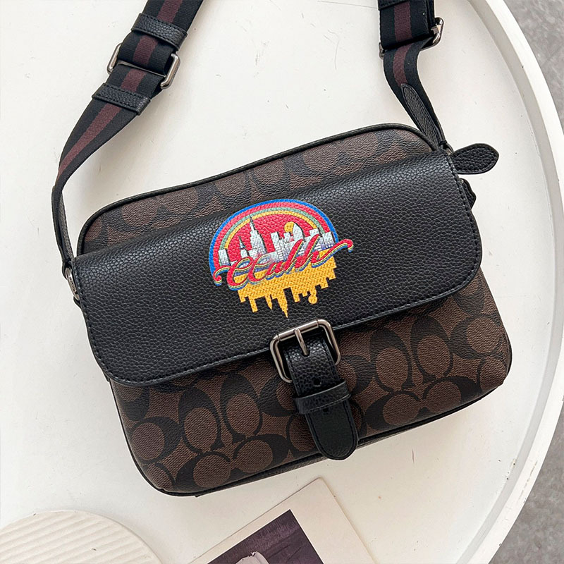 Geantă crossbody pentru cameră pentru bărbați - Urban Simplicity, Piele naturală, Textură Lychee, Piele de vită top-grain, Impermeabilă