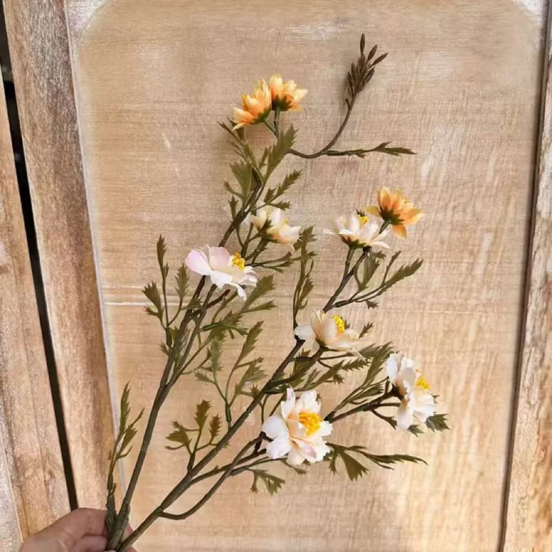 Cvjetni buket od umjetnih svilenih cvjetova - margarete, u stilu ulja za kućnu dekoraciju; izrada: oblikovanje, flokiranje, reljef; sorta: margareta; namijenjeno za vjenčanja, fotografije na otvorenom, kućnu dekoraciju