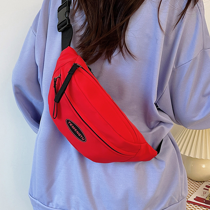 Nylon deréktáska nőknek – 2018 tavaszra kiadás, Mix‑and‑Match stílus, bélés nylon, cipzáras zárás