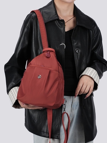 Unisex kapsa na hrudník so dvojitou nositeľnosťou: cez rameno a crossbody, PU materiál, zips, vnútorné rozdelenie, 3D vonkajšia kapsa — Kód DMLwq344